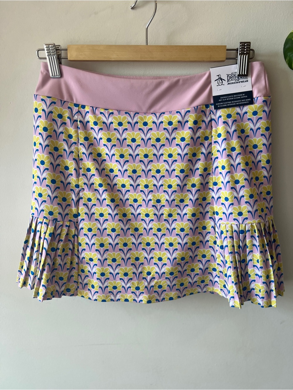 Penguin by Munsingwear Pink Floral Pleated-Hem Skort